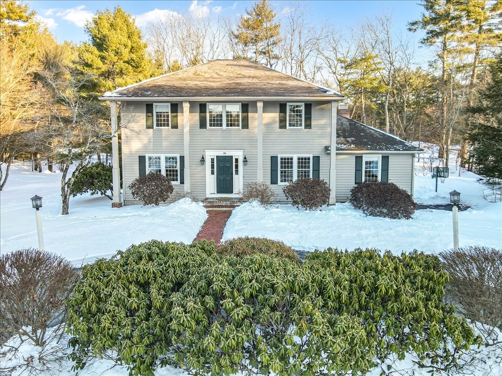 104 Wood End Lane, Medfield, Massachusetts, 4 Bedrooms Bedrooms, 9 Rooms Rooms,3 BathroomsBathrooms,Residential,For Sale,Wood End Lane,73474757