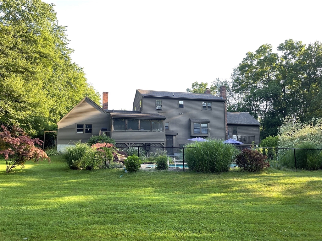 4 Chestnut St, Hopkinton, Massachusetts, 3 Bedrooms Bedrooms, 8 Rooms Rooms,2 BathroomsBathrooms,Residential Lease,For Rent,Chestnut St,73480627