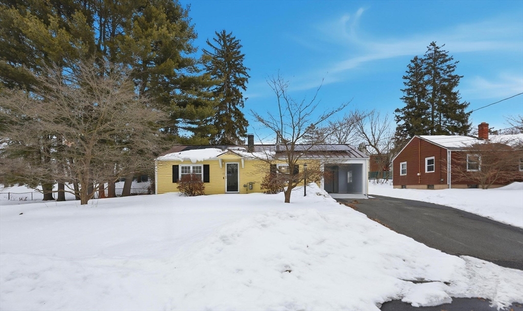 73 Timber Lane, Springfield, Massachusetts, 2 Bedrooms Bedrooms, 5 Rooms Rooms,1 BathroomBathrooms,Residential,For Sale,Timber Lane,73478870