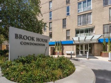 99 Pond Avenue, Brookline, Massachusetts, 1 Bedroom Bedrooms, 3 Rooms Rooms,1 BathroomBathrooms,Residential,For Sale,Pond Avenue,73435800