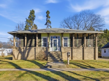 18 Cedar St, Northampton, Massachusetts, 3 Bedrooms Bedrooms, 6 Rooms Rooms,1 BathroomBathrooms,Residential,For Sale,Cedar St,73471043