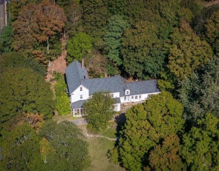 98 Main St, Wenham, Massachusetts, 3 Bedrooms Bedrooms, 9 Rooms Rooms,3 BathroomsBathrooms,Residential Income,For Sale,Main St,73440618