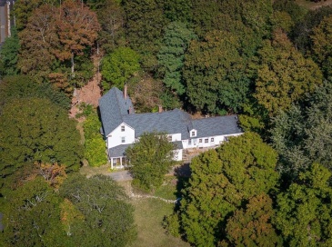 98 Main St, Wenham, Massachusetts, 3 Bedrooms Bedrooms, 9 Rooms Rooms,3 BathroomsBathrooms,Residential Income,For Sale,Main St,73440618