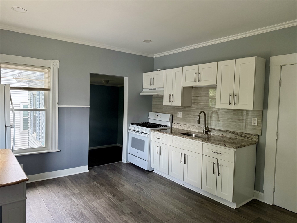 15 Church Avenue, Woburn, Massachusetts, 1 Bedroom Bedrooms, 4 Rooms Rooms,1 BathroomBathrooms,Residential Lease,For Rent,Church Avenue,73474888