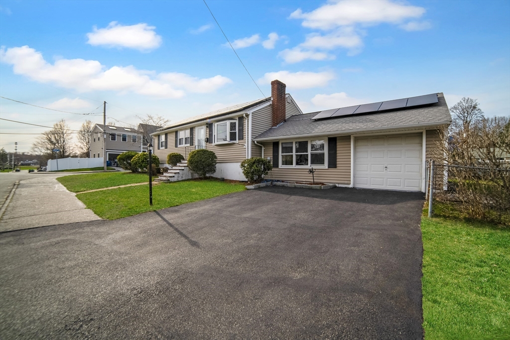 66 Tingley Rd, Braintree, Massachusetts, 3 Bedrooms Bedrooms, 8 Rooms Rooms,1.5 BathroomsBathrooms,Residential Lease,For Rent,Tingley Rd,73475373