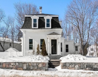 1104 Pleasant St, Weymouth, Massachusetts, 4 Bedrooms Bedrooms, 7 Rooms Rooms,2 BathroomsBathrooms,Residential Lease,For Rent,Pleasant St,73475101