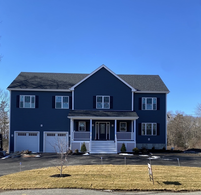 236 Elm St, East Bridgewater, Massachusetts, 4 Bedrooms Bedrooms, 10 Rooms Rooms,3.5 BathroomsBathrooms,Residential,For Sale,Elm St,73494618