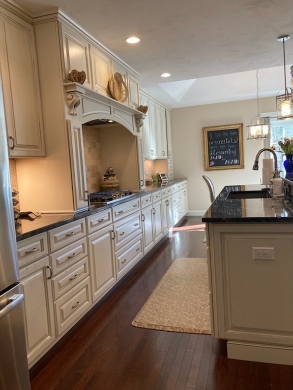 20 Talcott Road, Easton, Massachusetts, 3 Bedrooms Bedrooms, 5 Rooms Rooms,3 BathroomsBathrooms,Residential,For Sale,Talcott Road,73494632