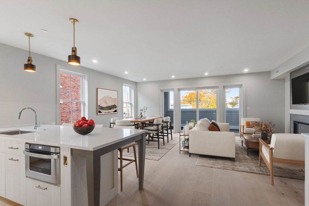 59 Spear St., Quincy, Massachusetts, 2 Bedrooms Bedrooms, 6 Rooms Rooms,2 BathroomsBathrooms,Residential,For Sale,Spear St.,73494641