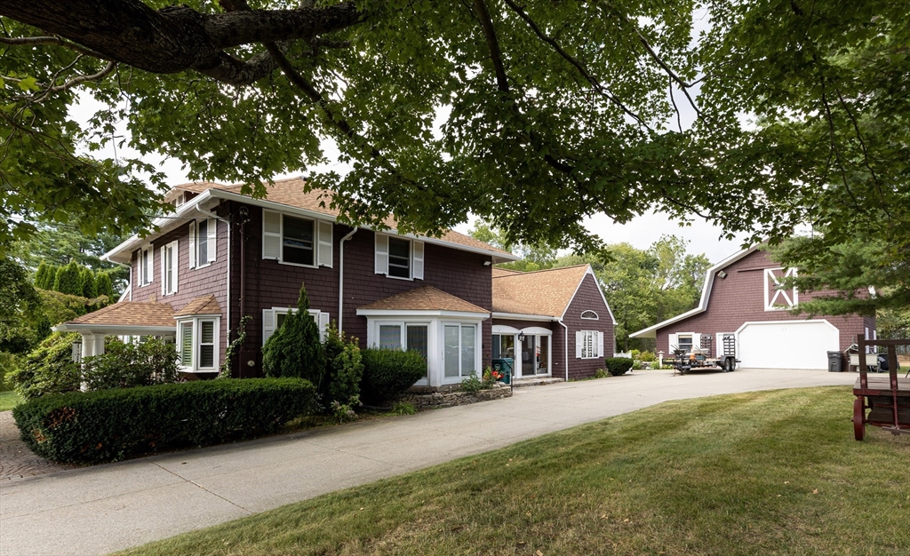 27 Old Upton Rd, Grafton, Massachusetts, 4 Bedrooms Bedrooms, 10 Rooms Rooms,3 BathroomsBathrooms,Residential,For Sale,Old Upton Rd,73494665