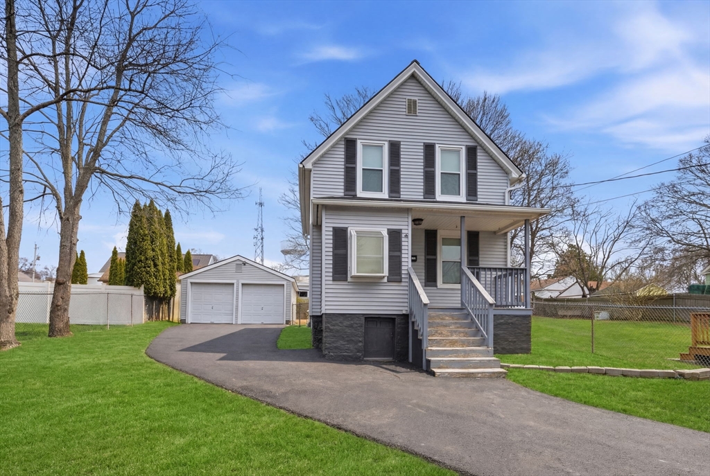 128 Cleveland St, Woonsocket, Rhode Island, 2 Bedrooms Bedrooms, 5 Rooms Rooms,1 BathroomBathrooms,Residential,For Sale,Cleveland St,73494692