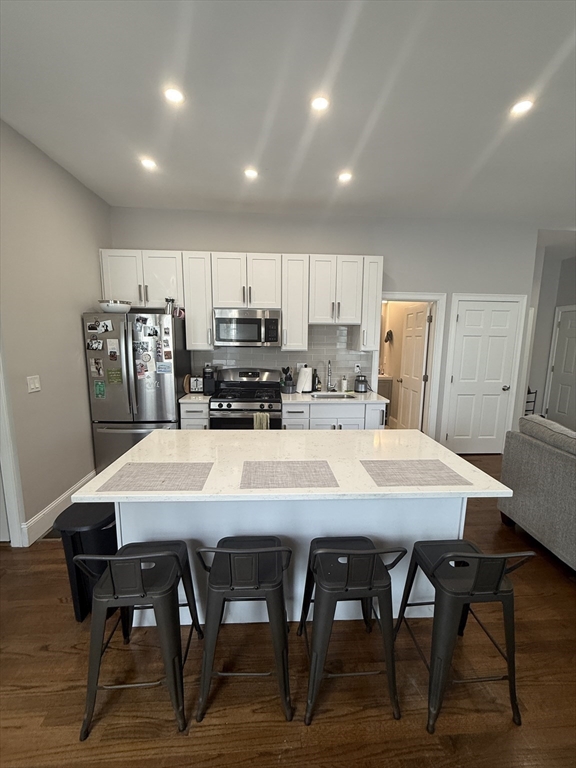 20 Mt Vernon St, Boston, Massachusetts, 2 Bedrooms Bedrooms, 3 Rooms Rooms,1.5 BathroomsBathrooms,Residential Lease,For Rent,Mt Vernon St,73494699