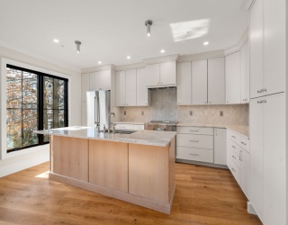 34 Vinton Street, Boston, Massachusetts, 3 Bedrooms Bedrooms, 7 Rooms Rooms,2 BathroomsBathrooms,Residential,For Sale,Vinton Street,73494732