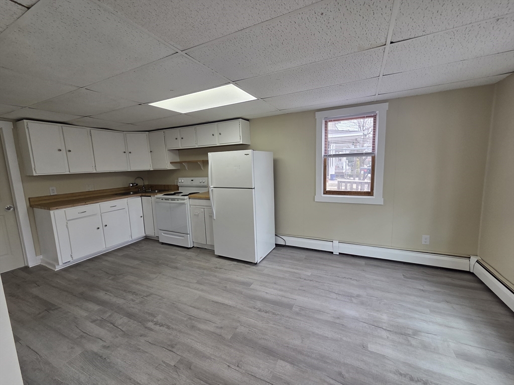 55 Pulaski St, Ware, Massachusetts, 2 Bedrooms Bedrooms, 5 Rooms Rooms,1.5 BathroomsBathrooms,Residential Lease,For Rent,Pulaski St,73494736