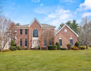 30 Hancock Rd, Franklin, Massachusetts, 4 Bedrooms Bedrooms, 9 Rooms Rooms,2.5 BathroomsBathrooms,Residential,For Sale,Hancock Rd,73494687