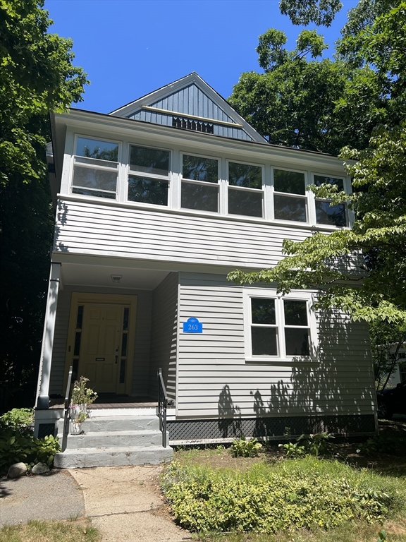 263 Auburndale Ave, Newton, Massachusetts, 4 Bedrooms Bedrooms, 9 Rooms Rooms,2 BathroomsBathrooms,Residential Lease,For Rent,Auburndale Ave,73494785