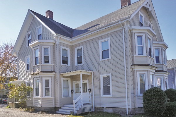 23 Maple St, Waltham, Massachusetts, 1 Bedroom Bedrooms, 3 Rooms Rooms,1 BathroomBathrooms,Residential Lease,For Rent,Maple St,73494799