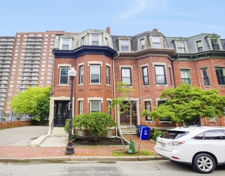 31 Worthington St., Boston, Massachusetts, 5 Bedrooms Bedrooms, 10 Rooms Rooms,2.5 BathroomsBathrooms,Residential,For Sale,Worthington St.,73494901