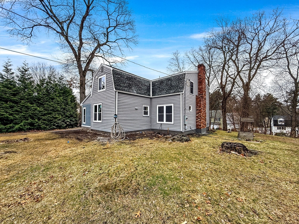 21 Burlington Rd, Billerica, Massachusetts, 4 Bedrooms Bedrooms, 8 Rooms Rooms,2 BathroomsBathrooms,Residential,For Sale,Burlington Rd,73494858