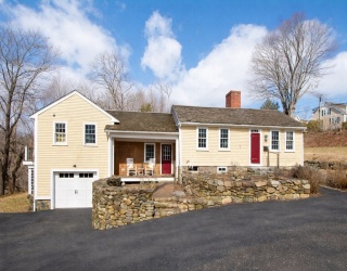 1 Thomas Street, Plymouth, Massachusetts, 2 Bedrooms Bedrooms, 6 Rooms Rooms,2 BathroomsBathrooms,Residential,For Sale,Thomas Street,73494216