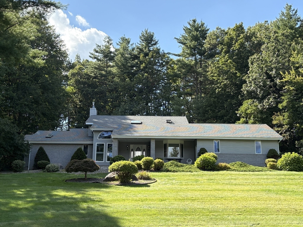 321 Westerly Cr., Ludlow, Massachusetts, 3 Bedrooms Bedrooms, 7 Rooms Rooms,3.5 BathroomsBathrooms,Residential,For Sale,Westerly Cr.,73494849