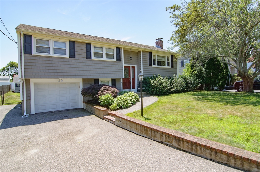 60 Greenleaf Circle, Framingham, Massachusetts, 3 Bedrooms Bedrooms, 9 Rooms Rooms,2 BathroomsBathrooms,Residential Lease,For Rent,Greenleaf Circle,73494642