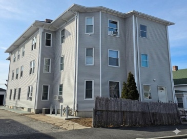 44 Coral, Worcester, Massachusetts, 9 Bedrooms Bedrooms, 18 Rooms Rooms,3 BathroomsBathrooms,Residential Income,For Sale,Coral,73494916