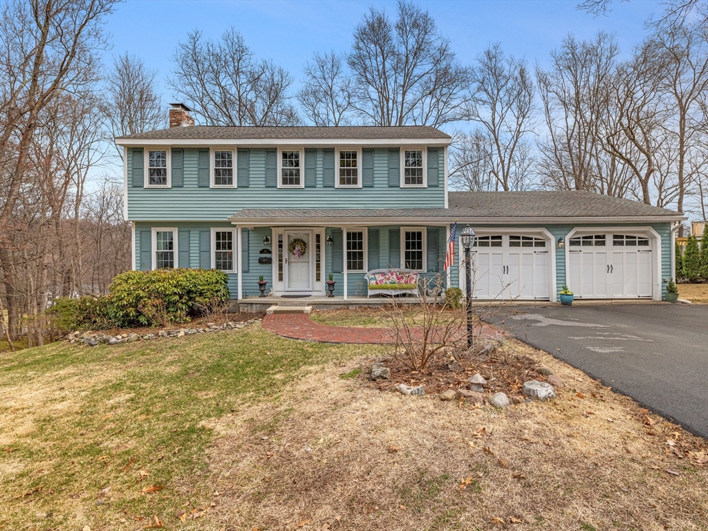 44 Old Colony Dr, Westborough, Massachusetts, 4 Bedrooms Bedrooms, 8 Rooms Rooms,2.5 BathroomsBathrooms,Residential,For Sale,Old Colony Dr,73494958