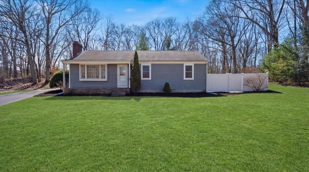 260 Cumberland Ave, North Attleboro, Massachusetts, 3 Bedrooms Bedrooms, 5 Rooms Rooms,1 BathroomBathrooms,Residential,For Sale,Cumberland Ave,73493091