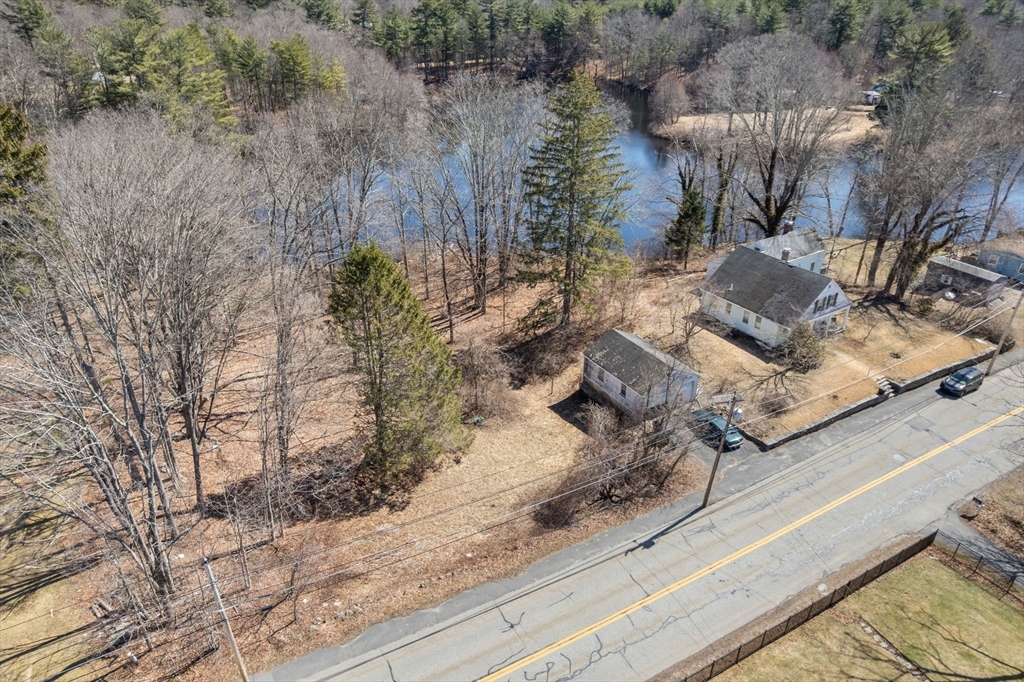 17 N Main St, Upton, Massachusetts, 4 Bedrooms Bedrooms, 8 Rooms Rooms,2 BathroomsBathrooms,Residential,For Sale,N Main St,73494800
