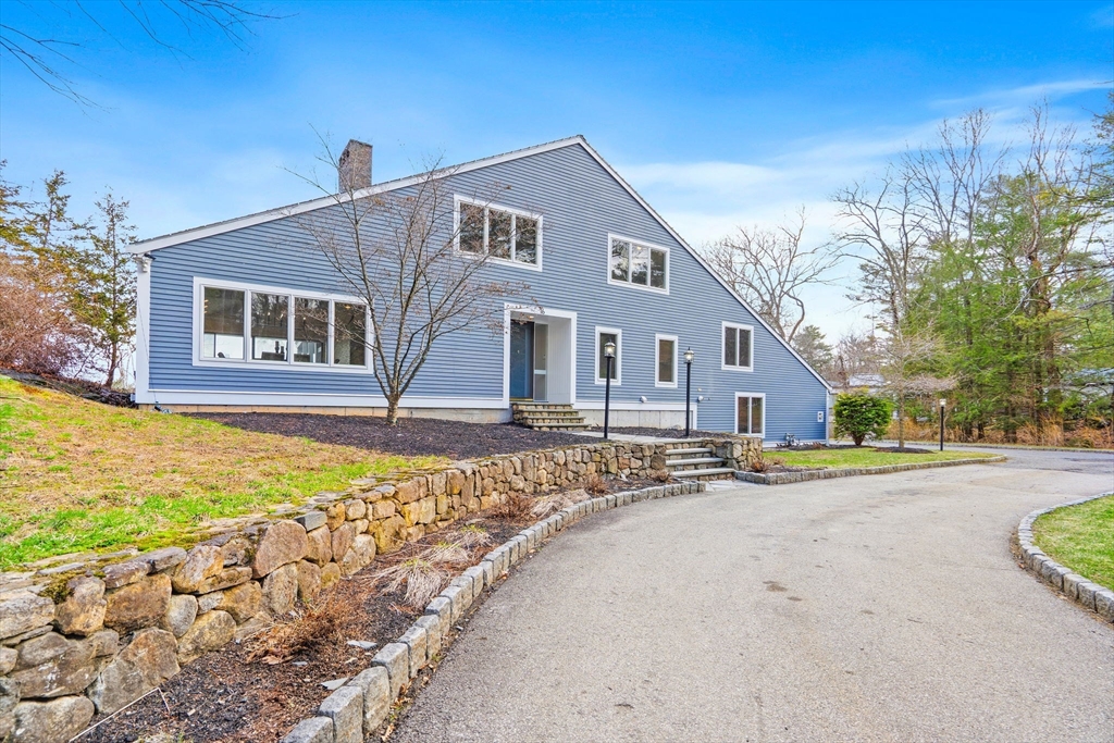 16 Huckleberry Hill Road, Lincoln, Massachusetts, 4 Bedrooms Bedrooms, 12 Rooms Rooms,4.5 BathroomsBathrooms,Residential,For Sale,Huckleberry Hill Road,73494613