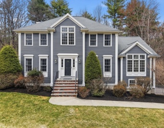 51 Colonial Ave, North Andover, Massachusetts, 4 Bedrooms Bedrooms, 9 Rooms Rooms,3 BathroomsBathrooms,Residential,For Sale,Colonial Ave,73494744