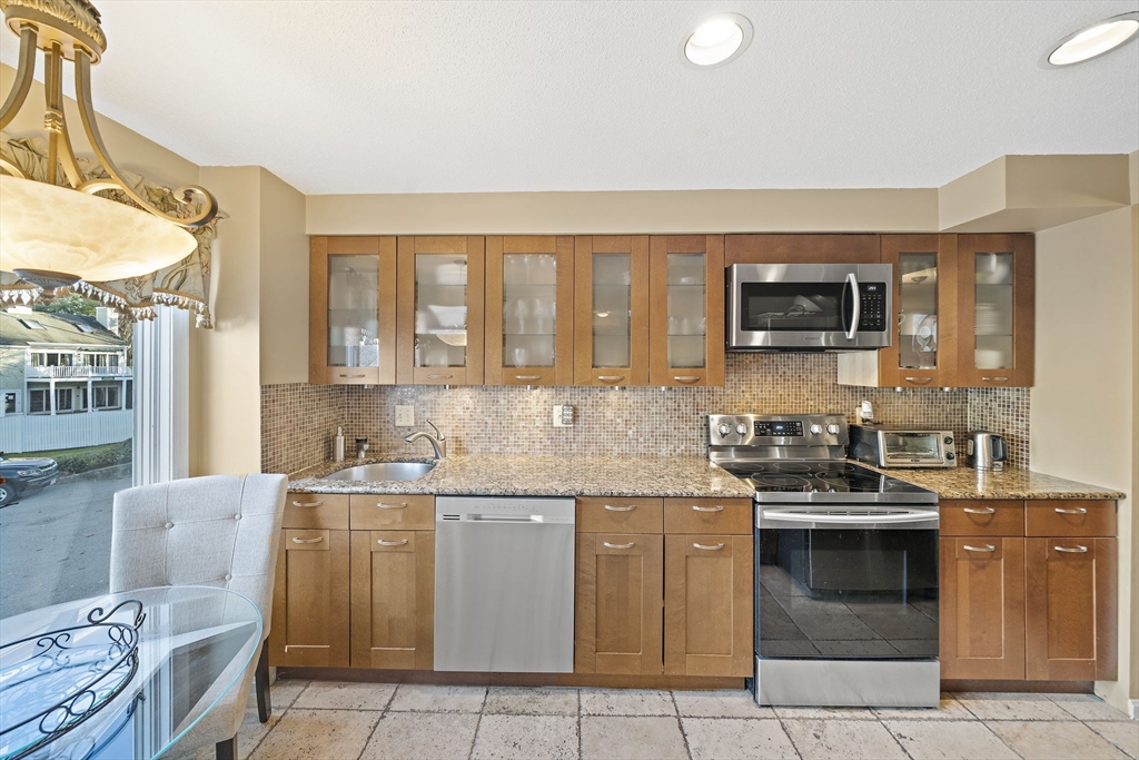 86 Abington Rd, Danvers, Massachusetts, 3 Bedrooms Bedrooms, 4 Rooms Rooms,1.5 BathroomsBathrooms,Residential,For Sale,Abington Rd,73494778