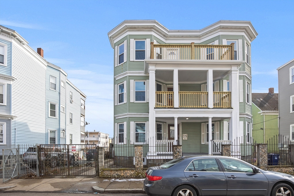 7 Speedwell Street, Boston, Massachusetts, 9 Bedrooms Bedrooms, 18 Rooms Rooms,3 BathroomsBathrooms,Residential Income,For Sale,Speedwell Street,73494766