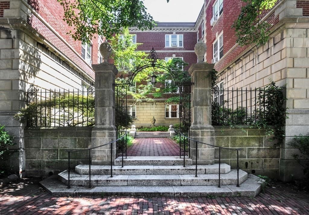 4 Washington Ave, Cambridge, Massachusetts, 1 Bedroom Bedrooms, 3 Rooms Rooms,1 BathroomBathrooms,Residential Lease,For Rent,Washington Ave,73495003