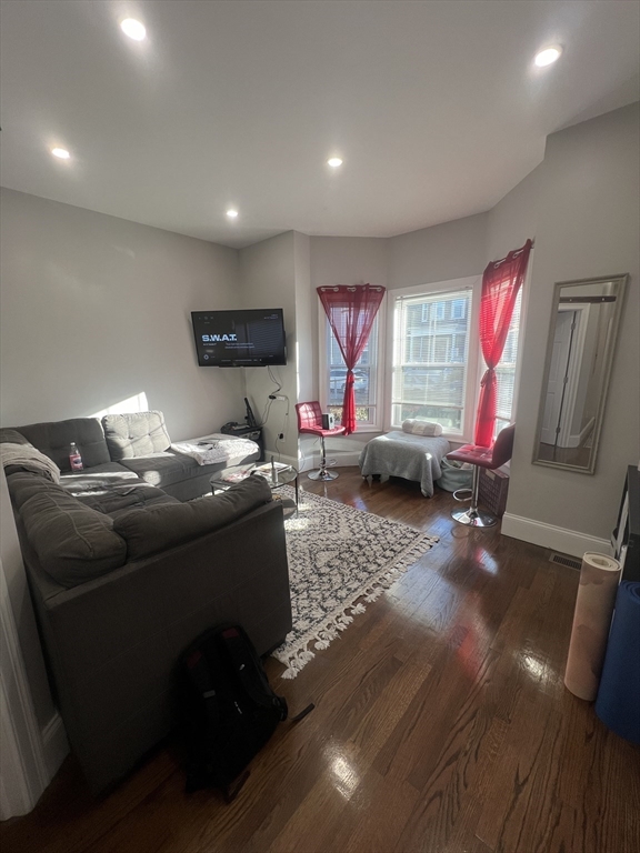 20 Mt Vernon Street, Boston, Massachusetts, 1 Bedroom Bedrooms, 3 Rooms Rooms,1 BathroomBathrooms,Residential Lease,For Rent,Mt Vernon Street,73495013