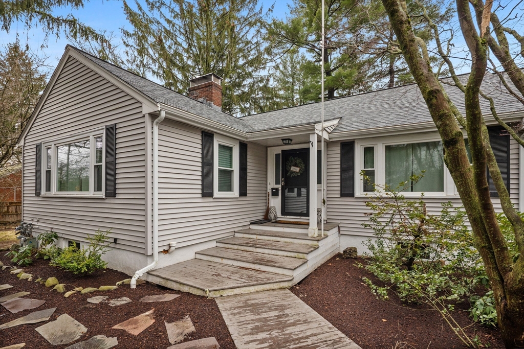 30 Allandale St, Boston, Massachusetts, 4 Bedrooms Bedrooms, 9 Rooms Rooms,2 BathroomsBathrooms,Residential Income,For Sale,Allandale St,73495015