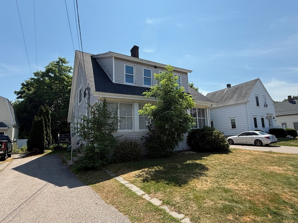 104 South Main St, Mansfield, Massachusetts, 2 Bedrooms Bedrooms, 5 Rooms Rooms,1.5 BathroomsBathrooms,Residential Lease,For Rent,South Main St,73495035