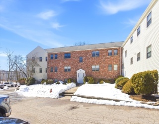 8 Jackson St, Quincy, Massachusetts, 2 Bedrooms Bedrooms, 4 Rooms Rooms,1 BathroomBathrooms,Residential Lease,For Rent,Jackson St,73495038