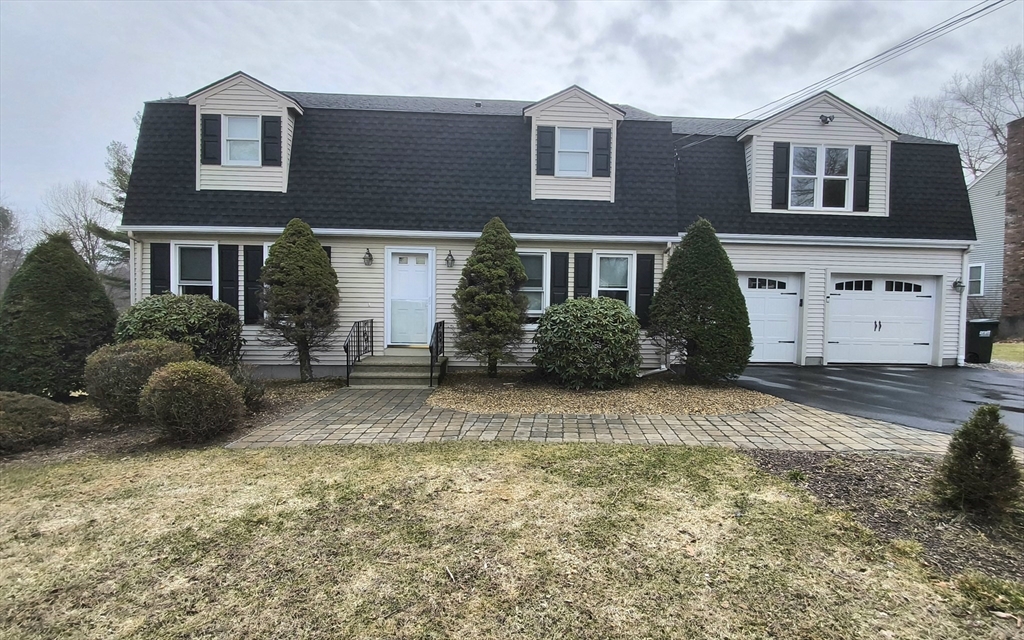 154 Dudley Oxford Rd, Dudley, Massachusetts, 5 Bedrooms Bedrooms, 8 Rooms Rooms,4 BathroomsBathrooms,Residential,For Sale,Dudley Oxford Rd,73495037