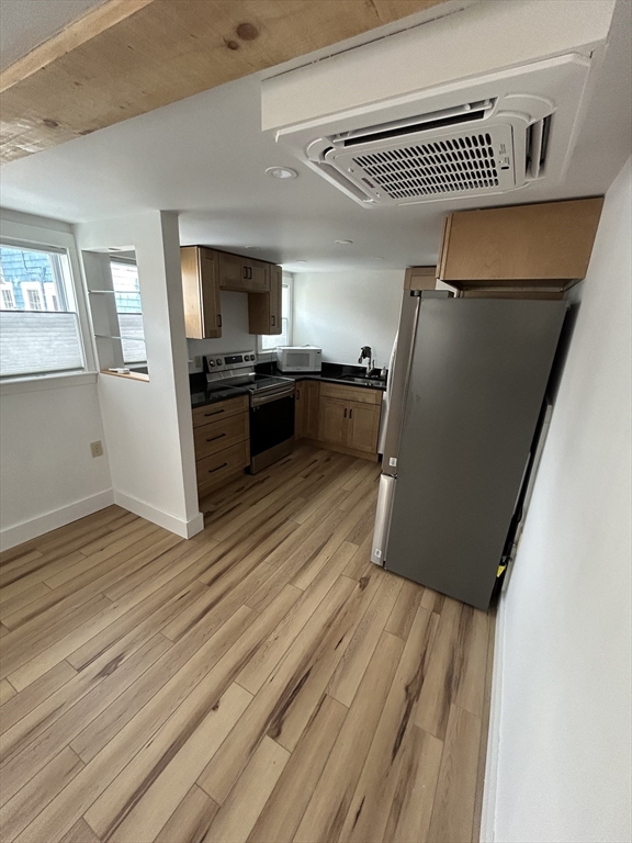 11 Middle, Rockport, Massachusetts, 1 Bedroom Bedrooms, 3 Rooms Rooms,1 BathroomBathrooms,Residential Lease,For Rent,Middle,73465705