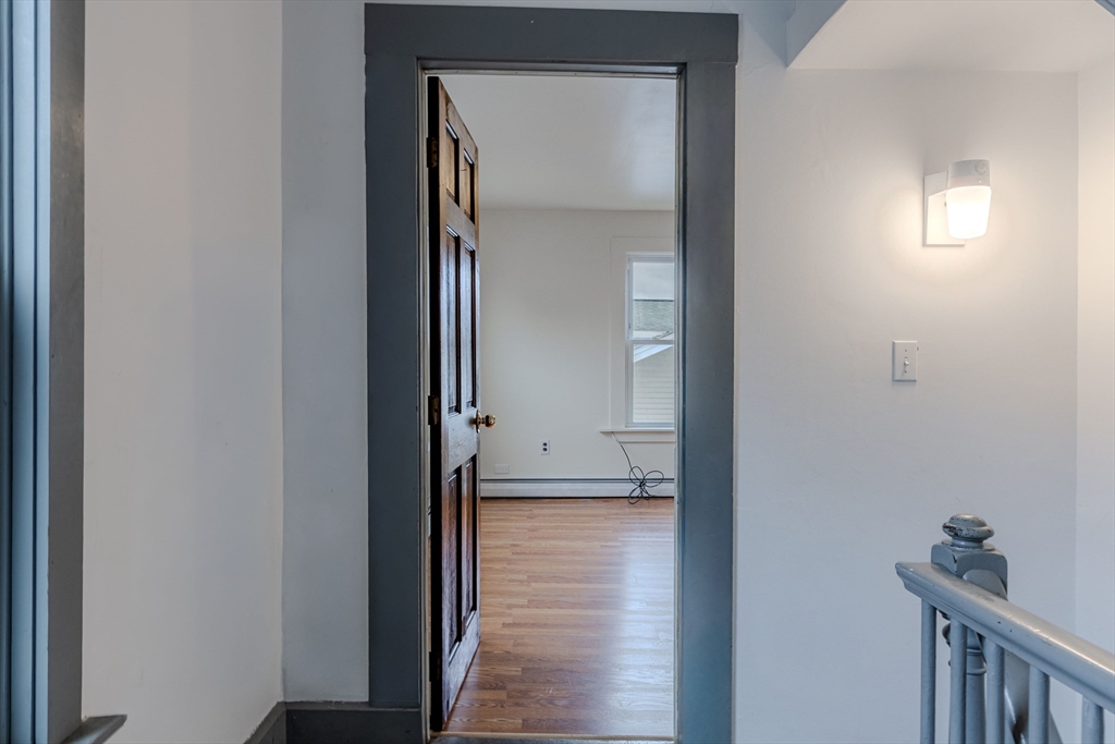 34 Perkins Street, Gloucester, Massachusetts, 2 Bedrooms Bedrooms, 4 Rooms Rooms,1 BathroomBathrooms,Residential Lease,For Rent,Perkins Street,73458003