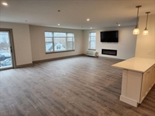 522 Bridge St, Weymouth, Massachusetts, 2 Bedrooms Bedrooms, 5 Rooms Rooms,1 BathroomBathrooms,Residential Lease,For Rent,Bridge St,73495064