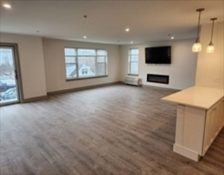 522 Bridge St, Weymouth, Massachusetts, 2 Bedrooms Bedrooms, 5 Rooms Rooms,1 BathroomBathrooms,Residential Lease,For Rent,Bridge St,73495064