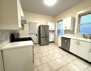 24 Weld Hill St., Boston, Massachusetts, 3 Bedrooms Bedrooms, 6 Rooms Rooms,2 BathroomsBathrooms,Residential Lease,For Rent,Weld Hill St.,73495065