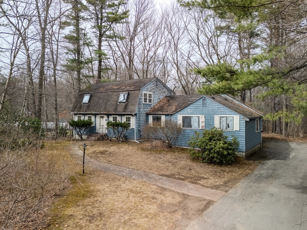 449 Summer St, North Andover, Massachusetts, 4 Bedrooms Bedrooms, 11 Rooms Rooms,1.5 BathroomsBathrooms,Residential,For Sale,Summer St,73495140