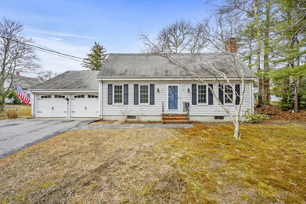 33 Head Of The Bay Rd., Bourne, Massachusetts, 5 Bedrooms Bedrooms, 9 Rooms Rooms,2 BathroomsBathrooms,Residential,For Sale,Head Of The Bay Rd.,73495184