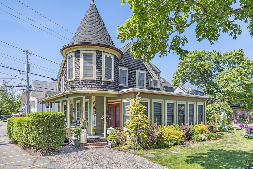 15 Center Street, Provincetown, Massachusetts, 5 Bedrooms Bedrooms, 8 Rooms Rooms,5 BathroomsBathrooms,Residential,For Sale,Center Street,73495218