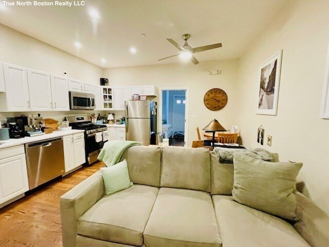 180 Endicott St, Boston, Massachusetts, 1 Bedroom Bedrooms, 3 Rooms Rooms,1 BathroomBathrooms,Residential Lease,For Rent,Endicott St,73495251