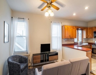 88 Glen St, Somerville, Massachusetts, 3 Bedrooms Bedrooms, 5 Rooms Rooms,1 BathroomBathrooms,Residential Lease,For Rent,Glen St,73495264